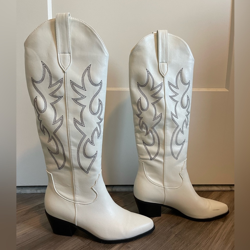 Billini Urson Boots! Only worn once!